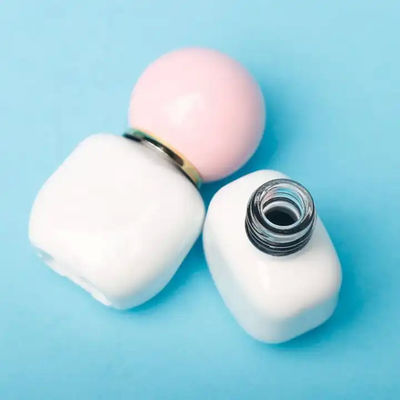 ভালো দাম স্ক্রু ক্যাপ ব্যক্তিগতকৃত পেরেক পোলিশ বোতল 6 মিলি স্টাইলিশ ধারক অনলাইন